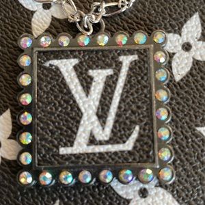 COPY - COPY - 🆕❤️ 1 Left ❤️Stunning Square Embellished Designer Inspired Neckla…